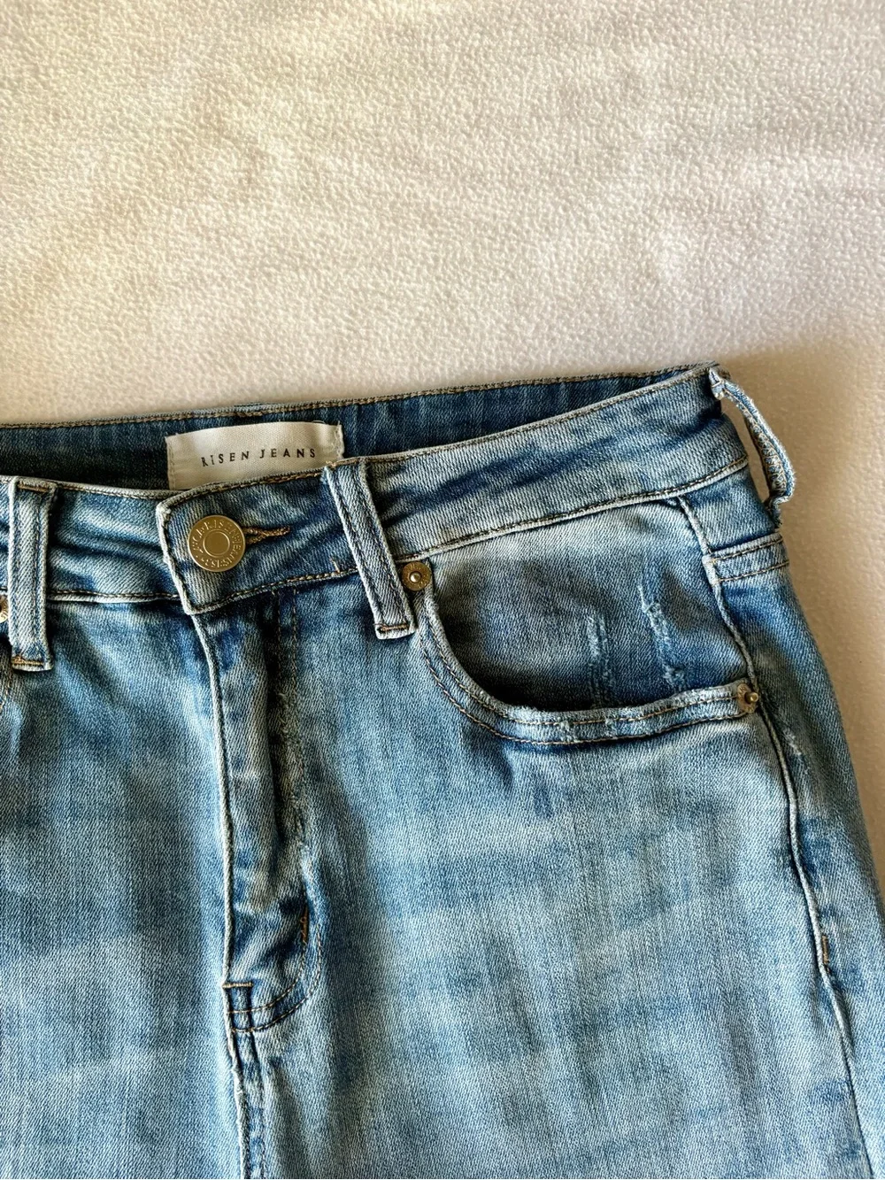 Risen High-Rise Cropped Wide Leg Stretch Jeans in Medium Blue - Picture 5 of 6